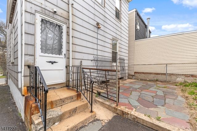 92 S Devine St 2, Newark City, NJ 07106