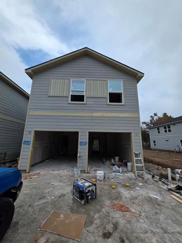 8118 De Priest Street, Houston, TX 77088