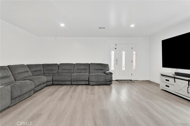 3009 N California, San Bernardino, CA 92407