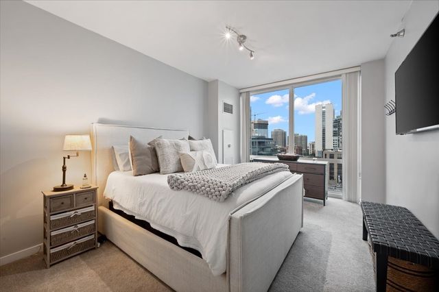 757 N Orleans Street 1210, Chicago, IL 60654