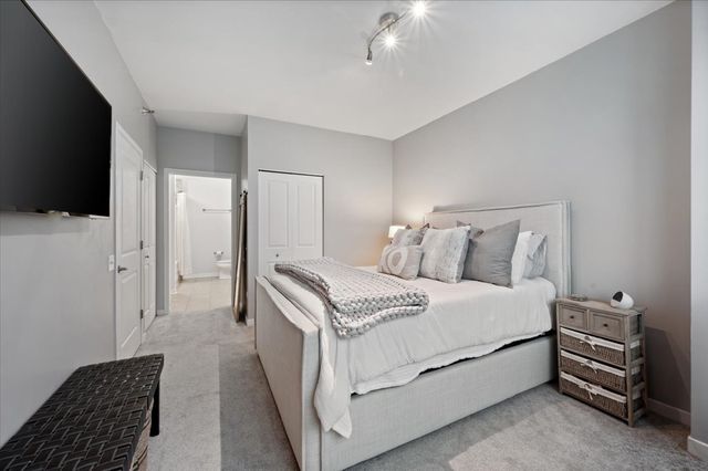 757 N Orleans Street 1210, Chicago, IL 60654