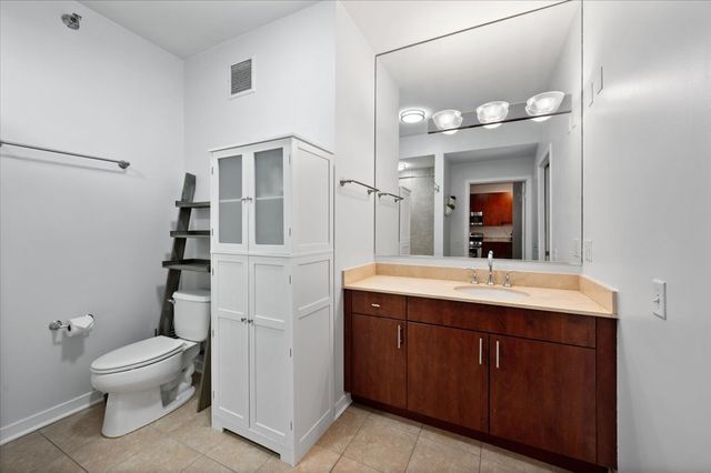 757 N Orleans Street 1210, Chicago, IL 60654