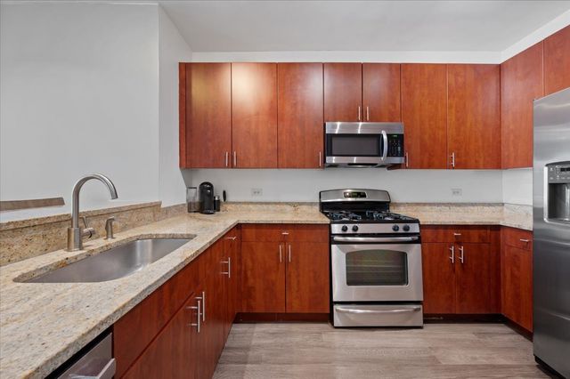 757 N Orleans Street 1210, Chicago, IL 60654