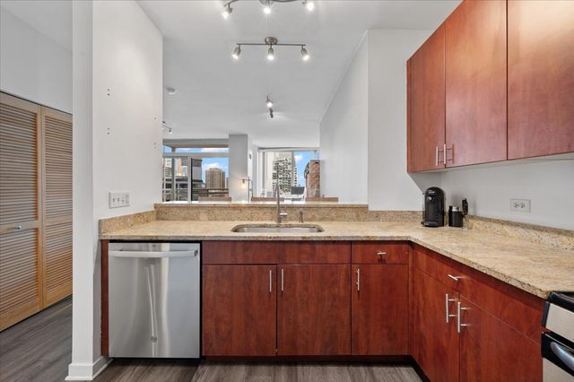 757 N Orleans Street 1210, Chicago, IL 60654
