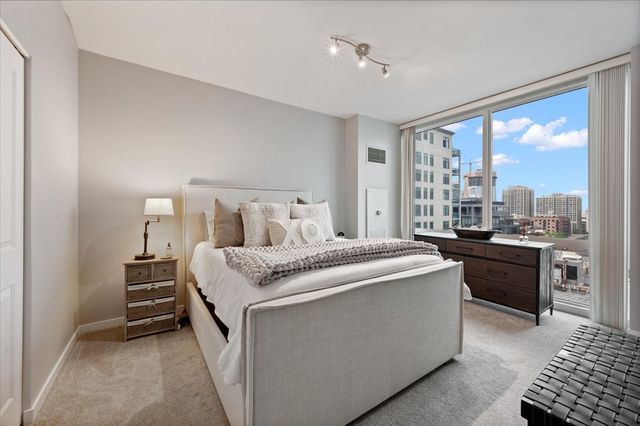 757 N Orleans Street 1210, Chicago, IL 60654