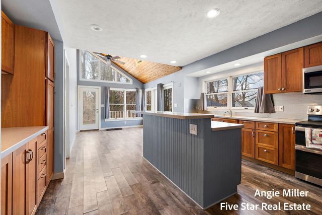 211 Williams Street, Spring Lake, MI 49456