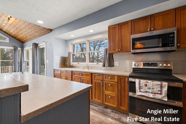 211 Williams Street, Spring Lake, MI 49456