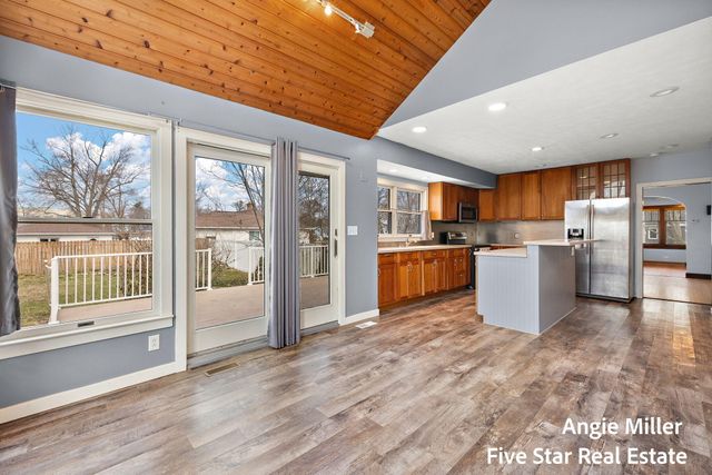 211 Williams Street, Spring Lake, MI 49456