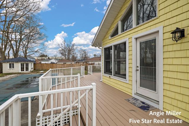 211 Williams Street, Spring Lake, MI 49456