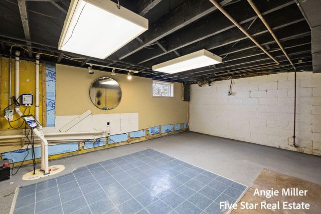 211 Williams Street, Spring Lake, MI 49456