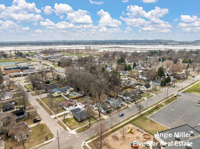 211 Williams Street, Spring Lake, MI 49456