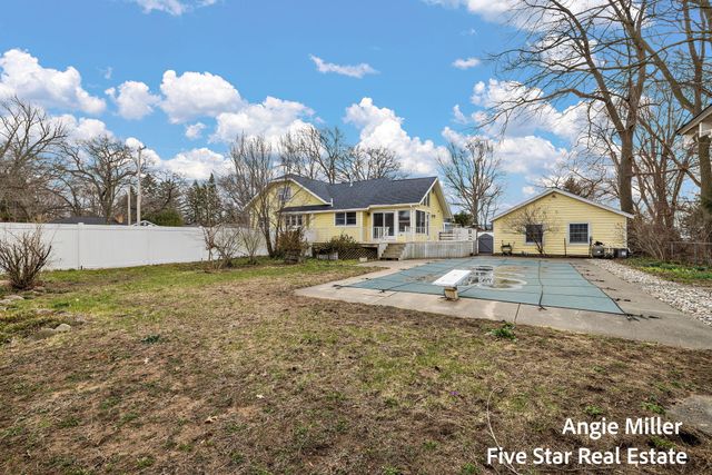 211 Williams Street, Spring Lake, MI 49456