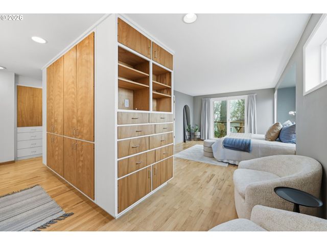 2693 CUPOLA Dr, Eugene, OR 97403