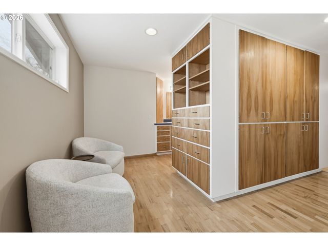 2693 CUPOLA Dr, Eugene, OR 97403