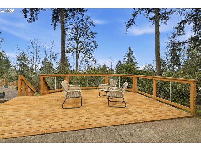 2693 CUPOLA Dr, Eugene, OR 97403