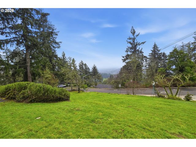 2693 CUPOLA Dr, Eugene, OR 97403