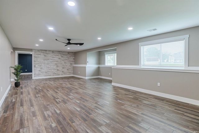 1725 Stoneham Drive, Mishawaka, IN 46544