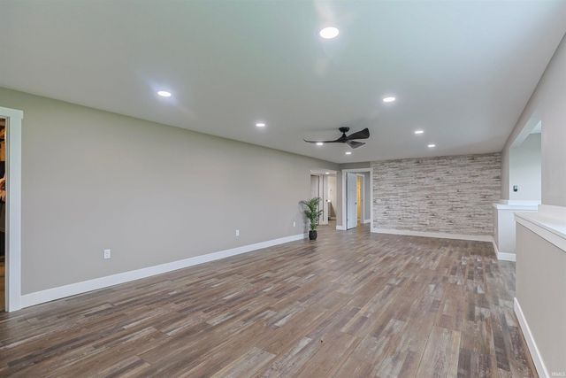 1725 Stoneham Drive, Mishawaka, IN 46544