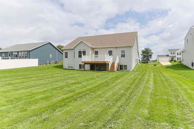 1725 Stoneham Drive, Mishawaka, IN 46544