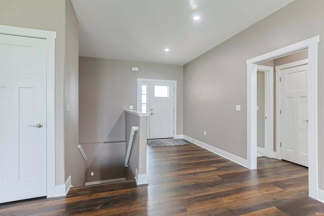 1725 Stoneham Drive, Mishawaka, IN 46544