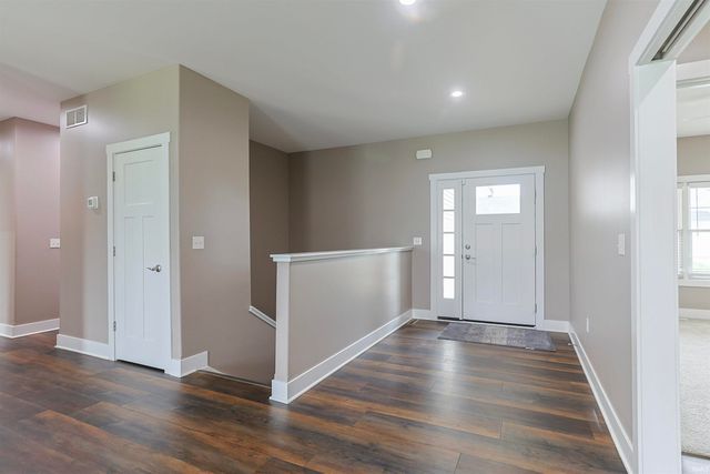 1725 Stoneham Drive, Mishawaka, IN 46544