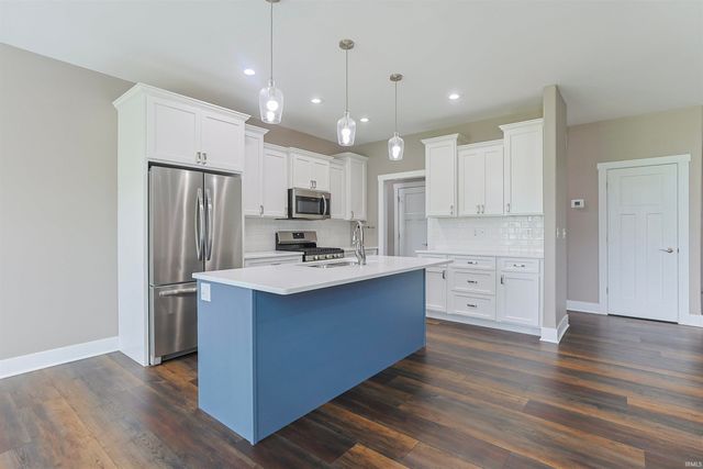 1725 Stoneham Drive, Mishawaka, IN 46544