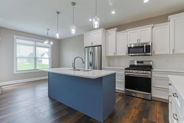 1725 Stoneham Drive, Mishawaka, IN 46544
