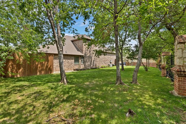 7401 Park Place Drive, North Richland Hills, TX 76182
