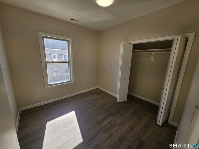 236 Brooks Street 236, Bridgeport, CT 06608