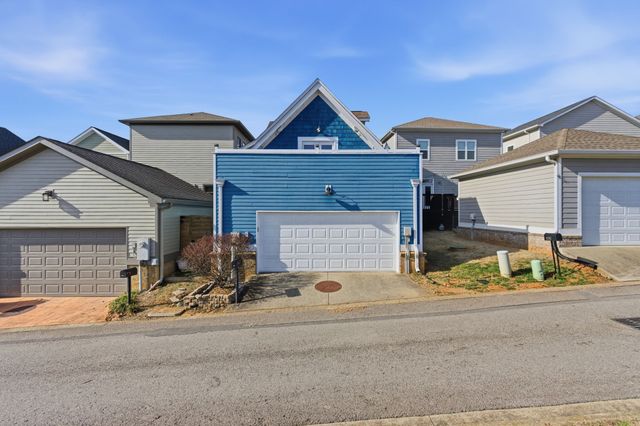 315 Augusta Ave, Pleasant View, TN 37146