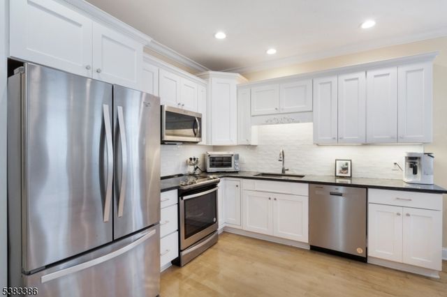 27 Central Ave F, Caldwell Boro Twp., NJ 07006