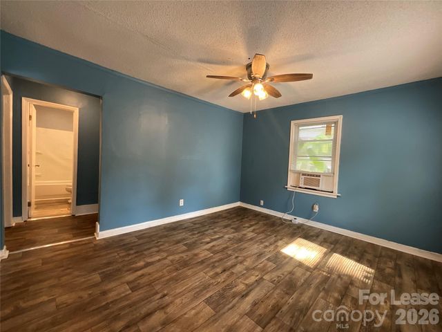 1801 Newland Road, Charlotte, NC 28216