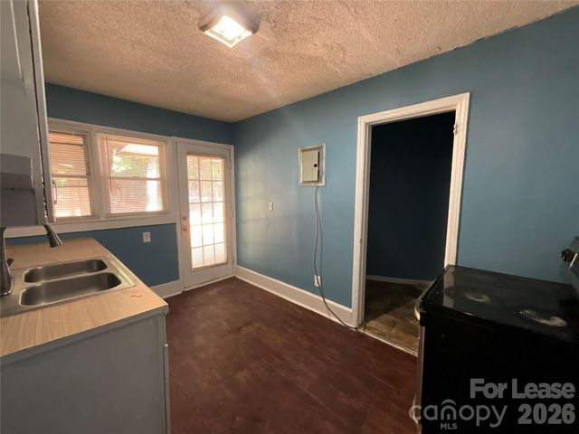 1801 Newland Road, Charlotte, NC 28216