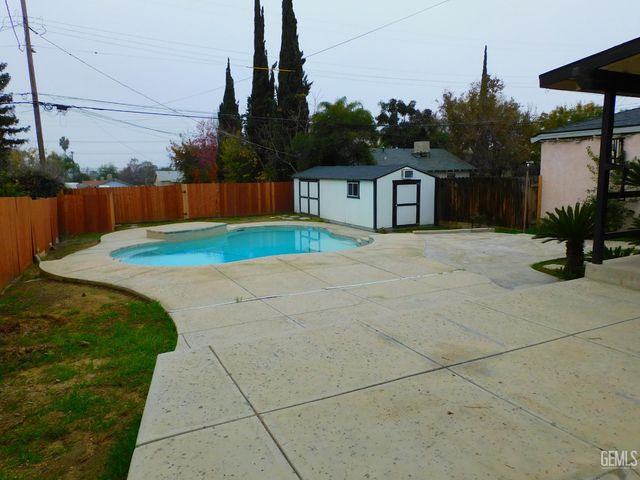 417 Poplar Avenue, Bakersfield, CA 93305