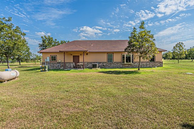 102 Pr 215, Fairfield, TX 75840
