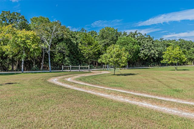 102 Pr 215, Fairfield, TX 75840