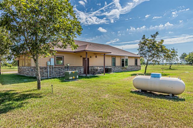 102 Pr 215, Fairfield, TX 75840
