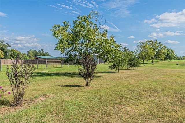 102 Pr 215, Fairfield, TX 75840