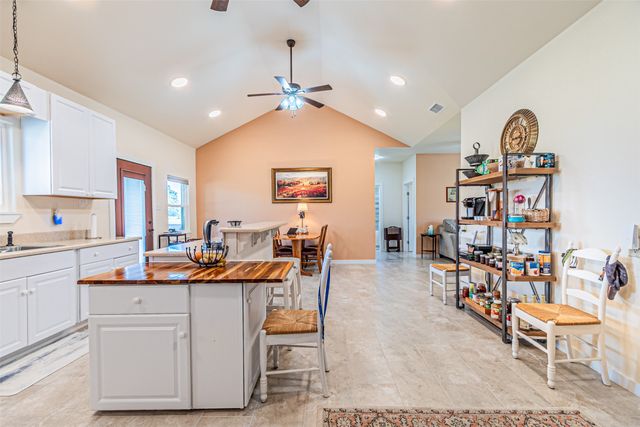 102 Pr 215, Fairfield, TX 75840