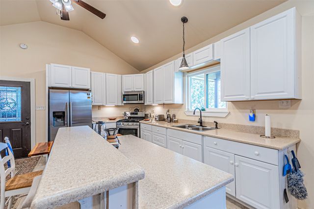 102 Pr 215, Fairfield, TX 75840