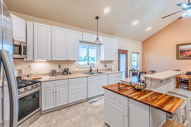 102 Pr 215, Fairfield, TX 75840