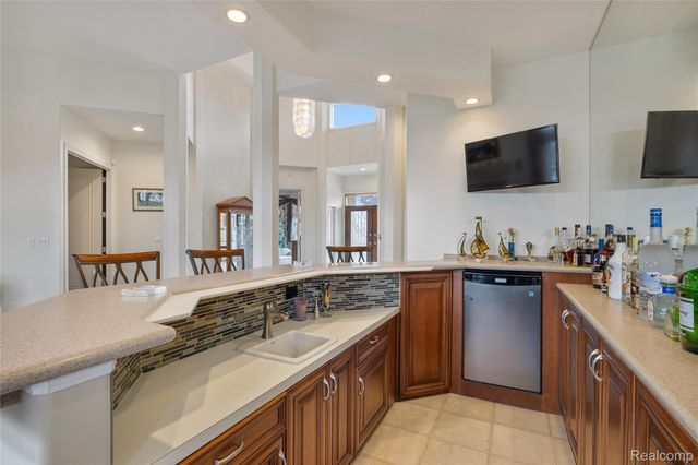49539 Nautical Drive, Chesterfield Township, MI 48047