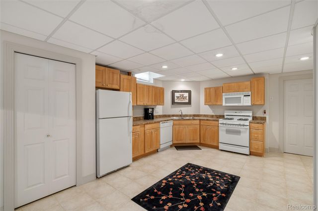 49539 Nautical Drive, Chesterfield Township, MI 48047