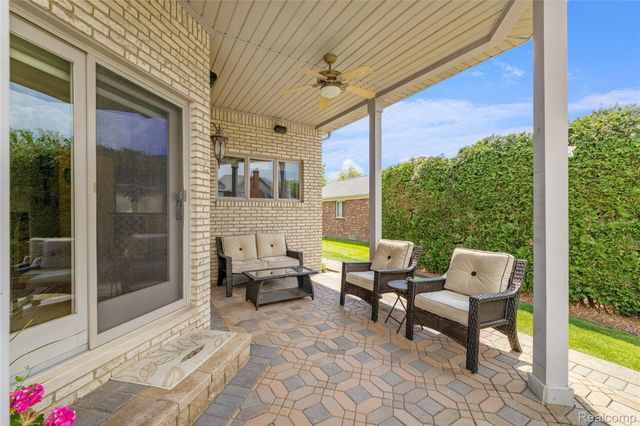 49539 Nautical Drive, Chesterfield Township, MI 48047
