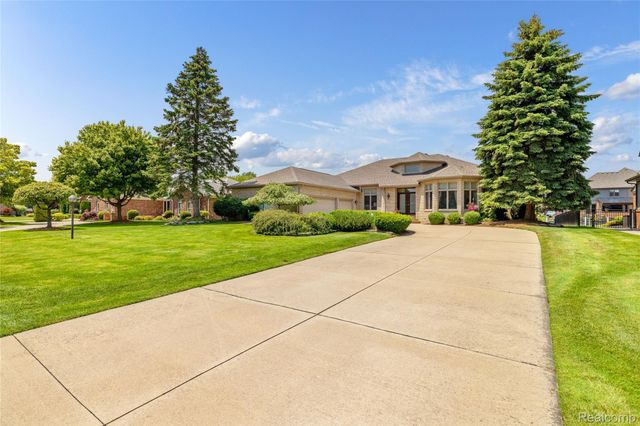 49539 Nautical Drive, Chesterfield Township, MI 48047