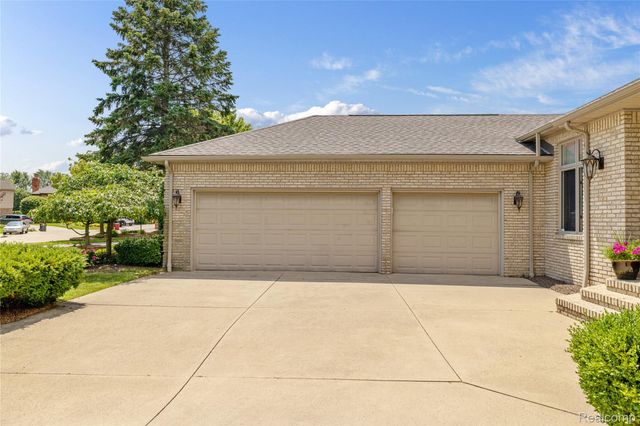 49539 Nautical Drive, Chesterfield Township, MI 48047