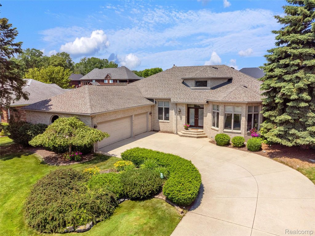49539 Nautical Drive, Chesterfield Township, MI 48047
