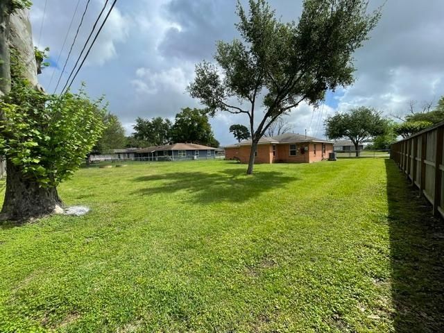 1805 Wycliffe Drive, Houston, TX 77043