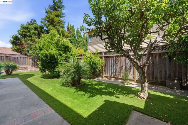 32219 Allison Dr, Union City, CA 94587