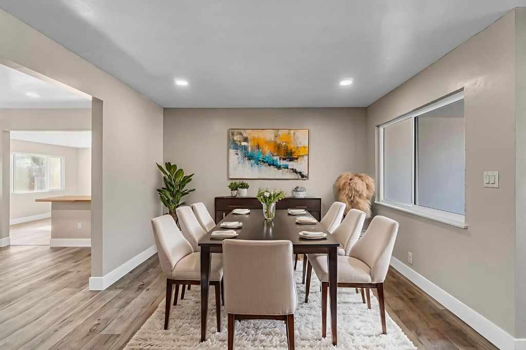 Image 11 of property listing at 5186 N Callisch Avenue, Fresno, CA 93710